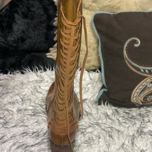 Knee  high boots - Picture 2 of 4